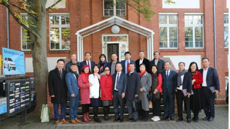 Đoàn công tác Ban Tuyên giáo và Dân vận Trung ương làm việc với Liên hiệp Hội người Việt Nam tại Đức